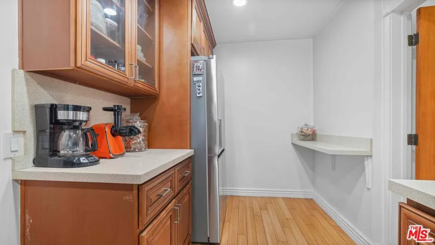 3801 Sutro Avenue, Los Angeles, California 90008