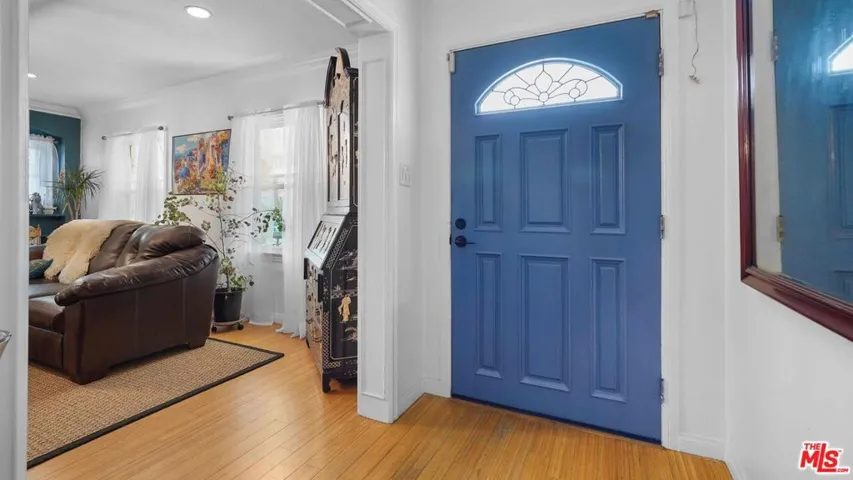 3801 Sutro Avenue, Los Angeles, California 90008