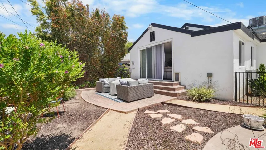 3801 Sutro Avenue, Los Angeles, California 90008