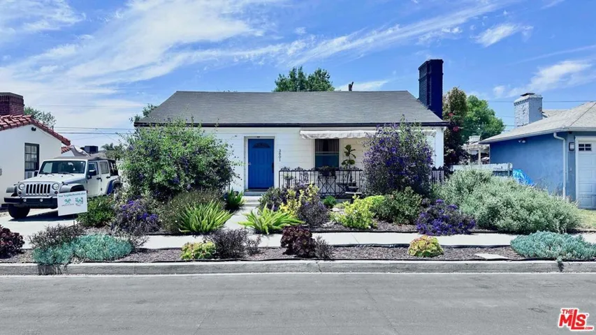 3801 Sutro Avenue, Los Angeles, California 90008