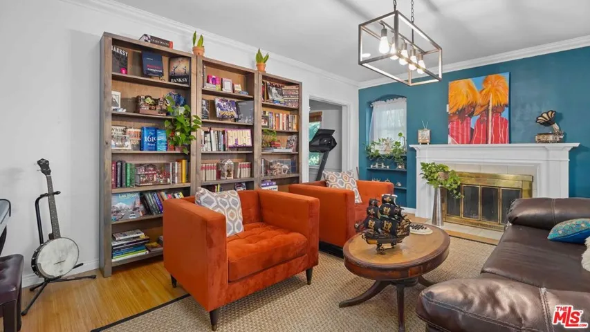 3801 Sutro Avenue, Los Angeles, California 90008