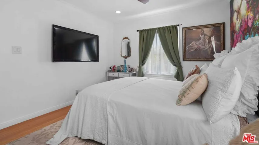3801 Sutro Avenue, Los Angeles, California 90008