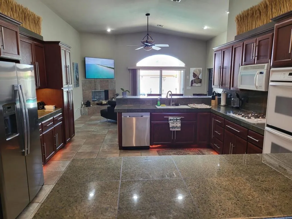 Kitchen to Family Kitchen to Family