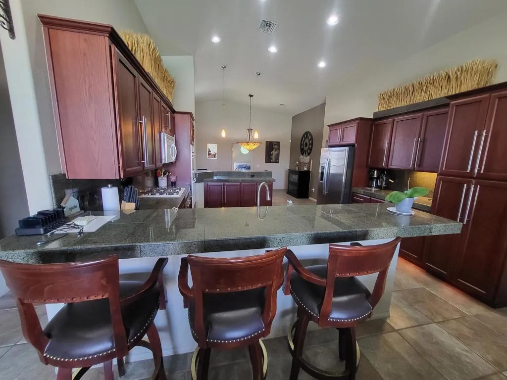 Family to Kitchen Family to Kitchen