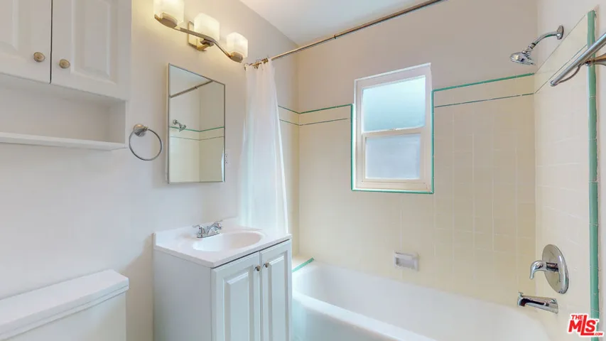 11284 Montana Avenue 11, Los Angeles, California 90049