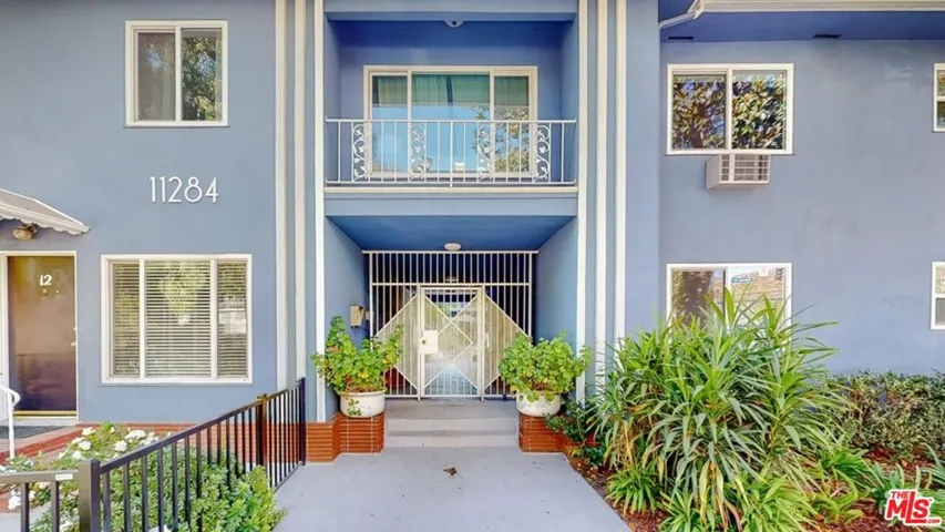 11284 Montana Avenue 11, Los Angeles, California 90049