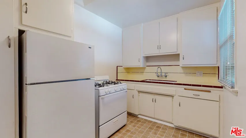 11284 Montana Avenue 11, Los Angeles, California 90049