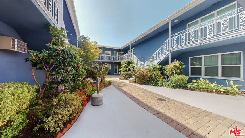 11284 Montana Avenue 11, Los Angeles, California 90049