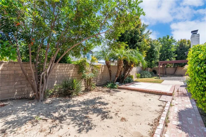 156 Appletree, Camarillo, California 93012