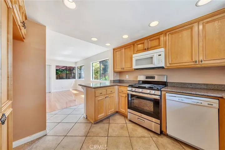 156 Appletree, Camarillo, California 93012