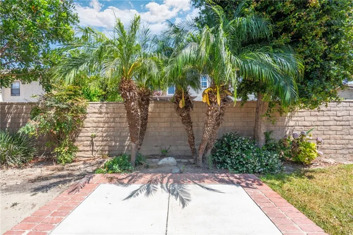 156 Appletree, Camarillo, California 93012