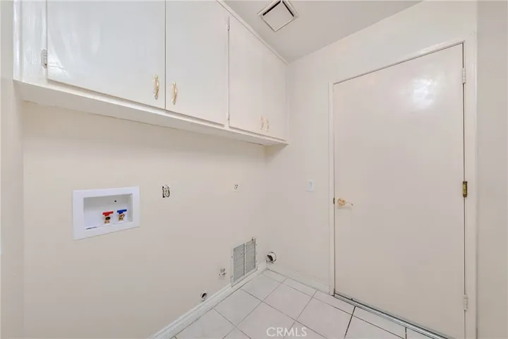 156 Appletree, Camarillo, California 93012