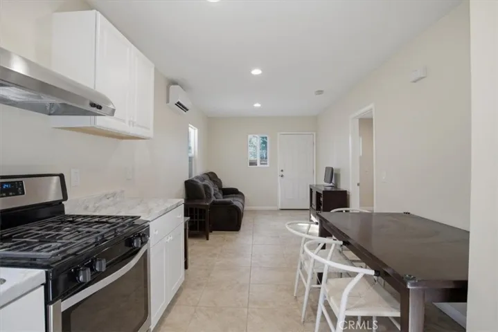 7542 White Oak Ave, Van Nuys, California 91406