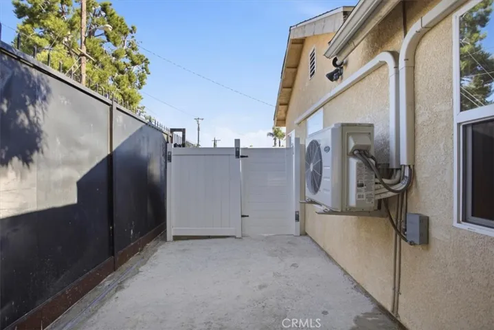7542 White Oak Ave, Van Nuys, California 91406