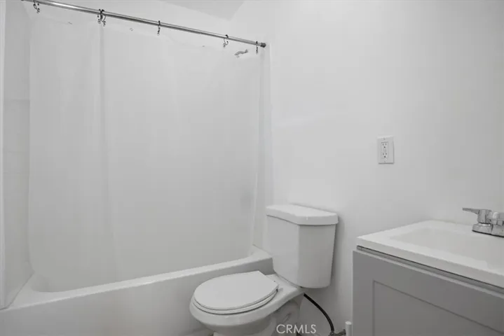 7542 White Oak Ave, Van Nuys, California 91406