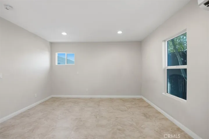 7542 White Oak Ave, Van Nuys, California 91406