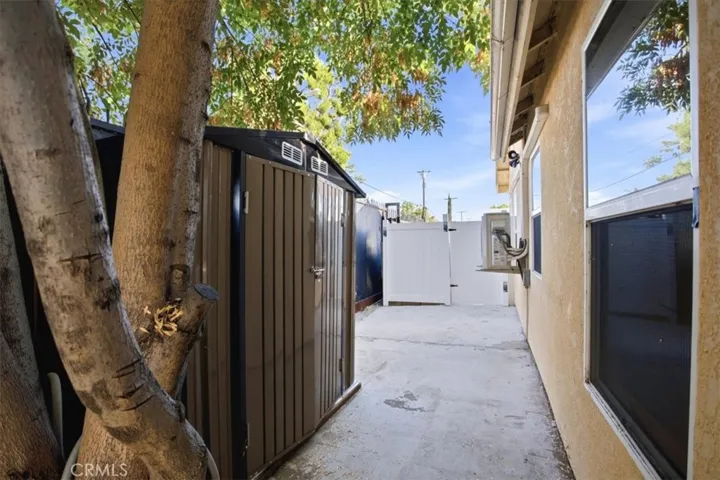 7542 White Oak Ave, Van Nuys, California 91406