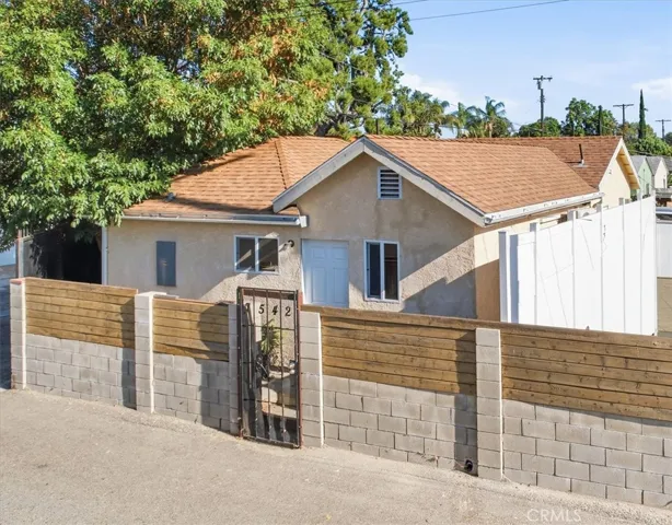 7542 White Oak Ave, Van Nuys, California 91406