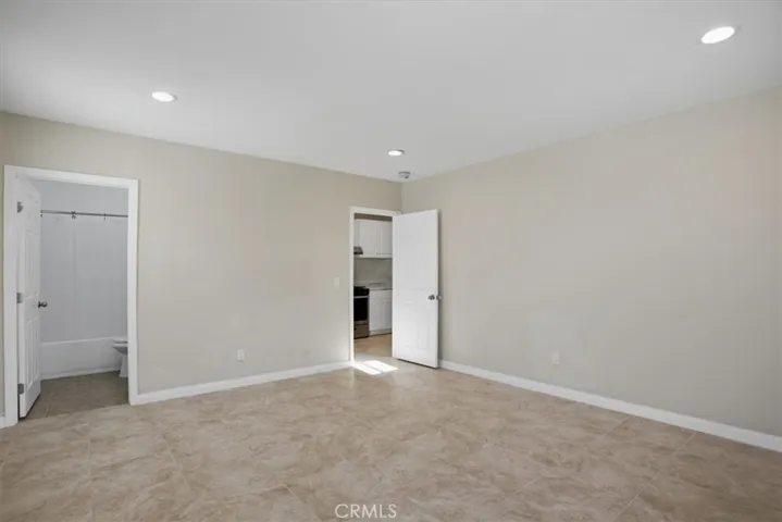 7542 White Oak Ave, Van Nuys, California 91406