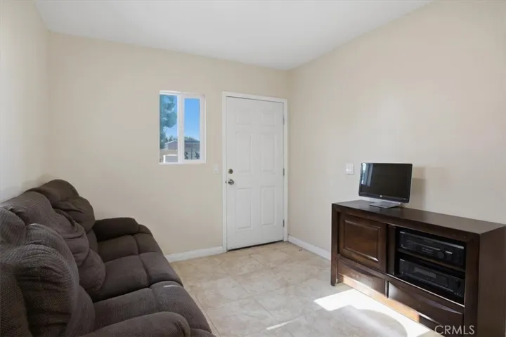 7542 White Oak Ave, Van Nuys, California 91406