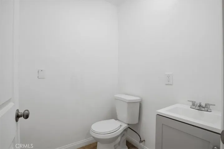 7542 White Oak Ave, Van Nuys, California 91406
