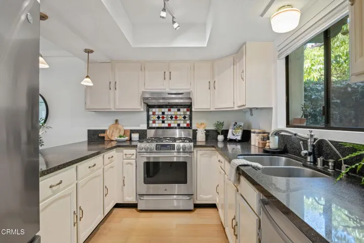 11-Kitchen