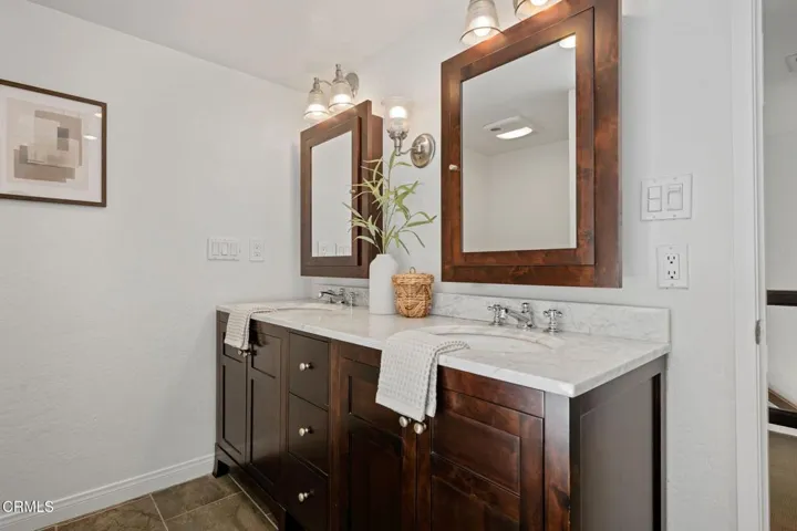 17-Bathroom