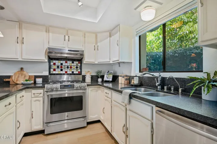 12-Kitchen