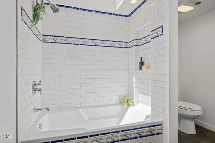 16-Bathroom