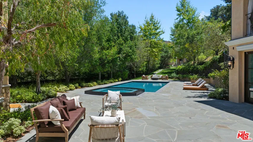 3911 Oeste Avenue, Studio City, California 91604