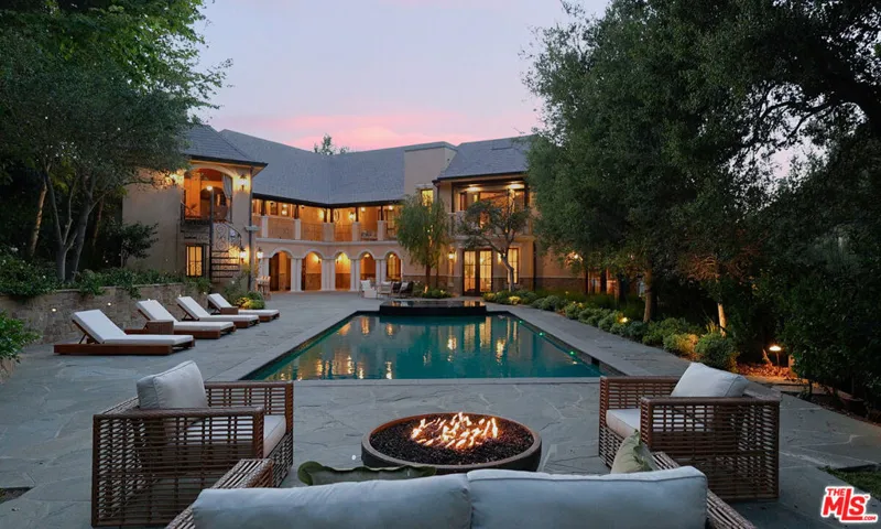 3911 Oeste Avenue, Studio City, California 91604