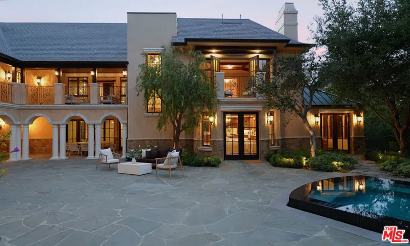 3911 Oeste Avenue, Studio City, California 91604