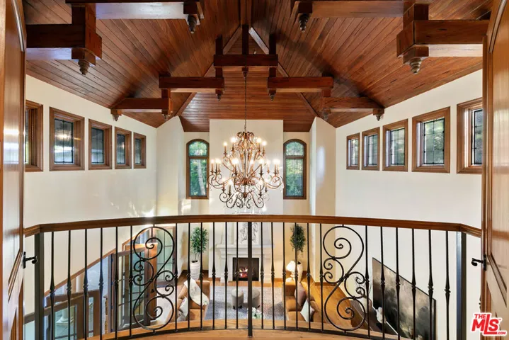 3911 Oeste Avenue, Studio City, California 91604
