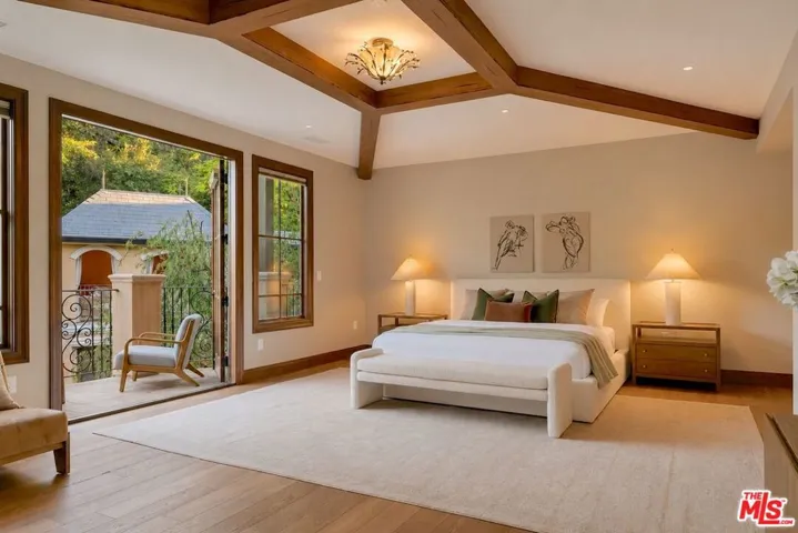 3911 Oeste Avenue, Studio City, California 91604