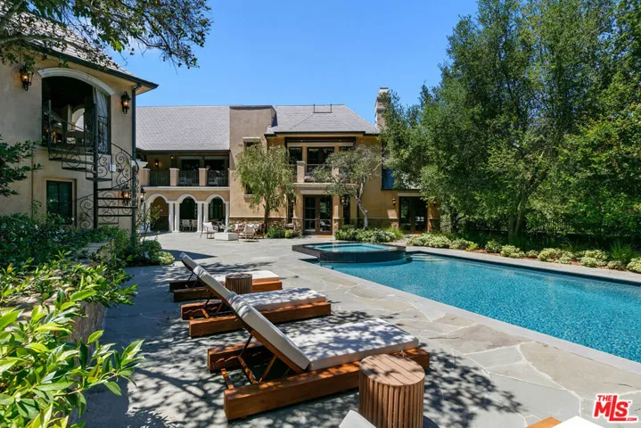 3911 Oeste Avenue, Studio City, California 91604