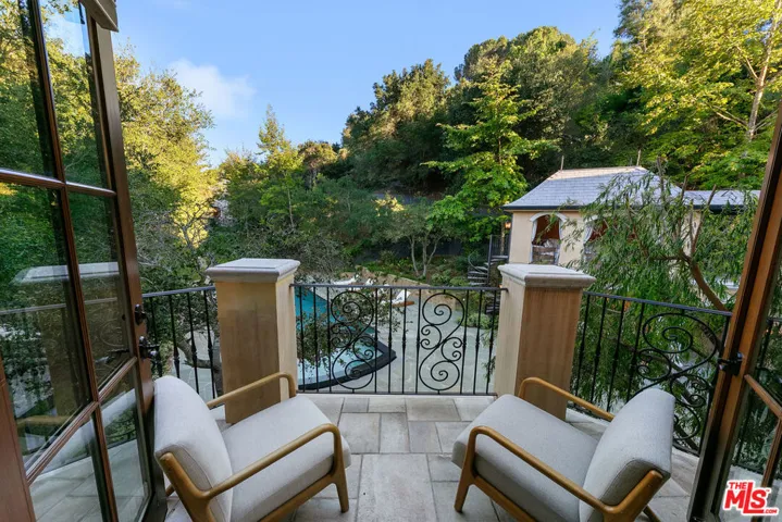 3911 Oeste Avenue, Studio City, California 91604