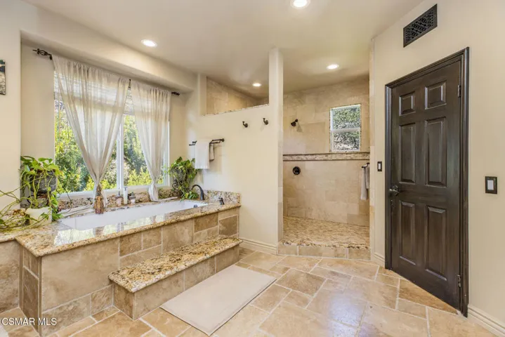 Primary Bathroom (En Suite)