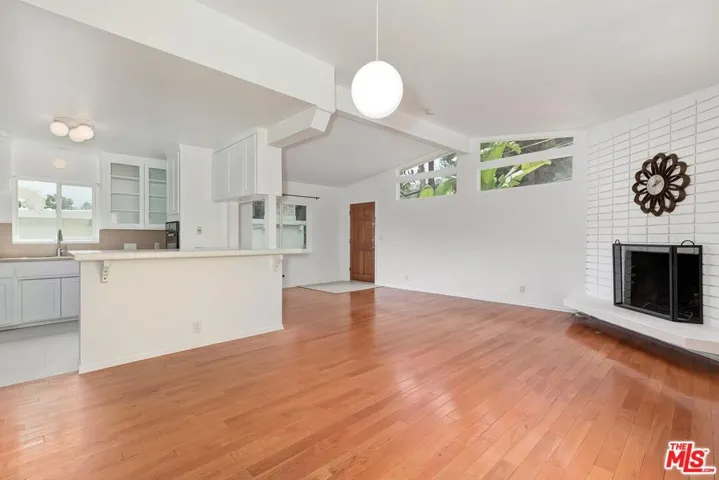 8531 Walnut Drive, Los Angeles, California 90046