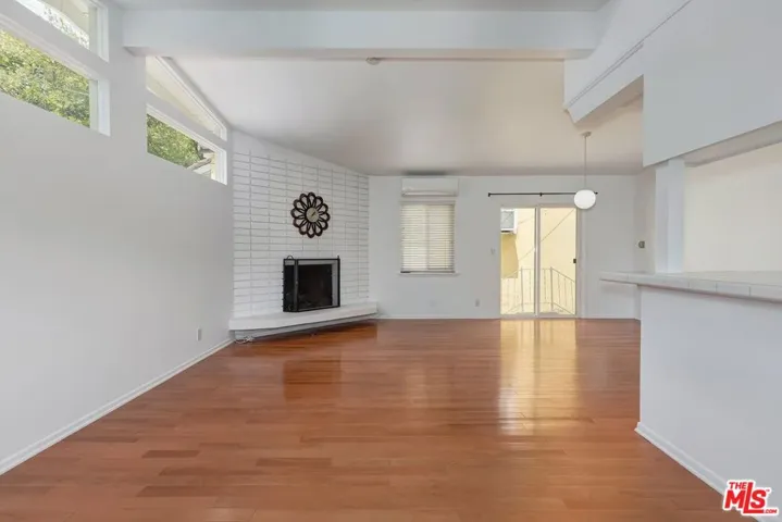 8531 Walnut Drive, Los Angeles, California 90046