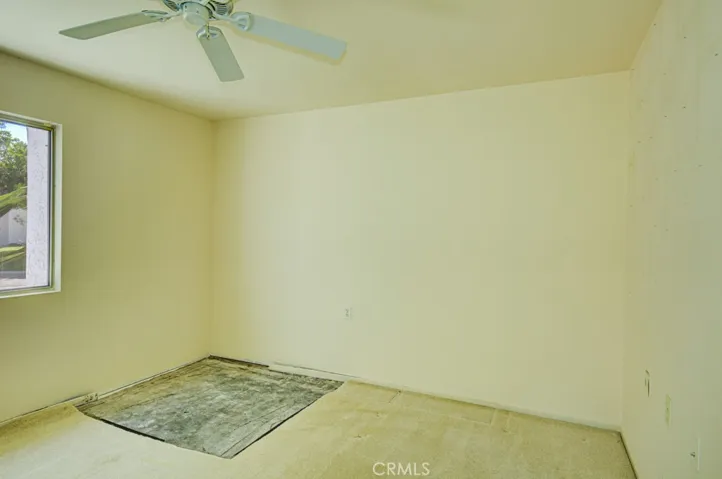 Guest bedroom.