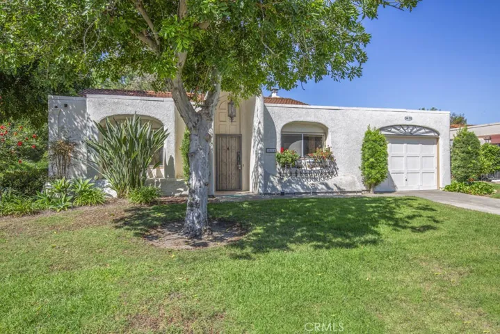 Welcome to 3418-A Calle Azul - a single-level, two-bedroom, two-bath MALAGA residence in the Laguna Woods senior community. This is a detached stand-alone home - no common walls with neighbors. The property sits on a quiet cul-de-sac far from busy roads and noisy highways. The one-car garage has washer-dryer hookups and ample cabinet storage as well as convenient direct access into the residence via a service door in the kitchen.