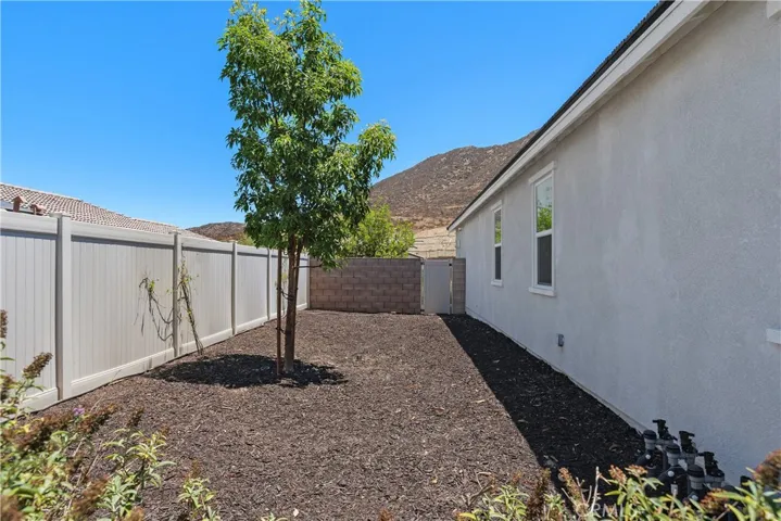 31672 Settlers Road, Winchester, California 92596