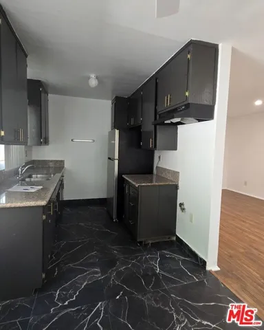2219 Crenshaw Boulevard 2, Los Angeles, California 90016