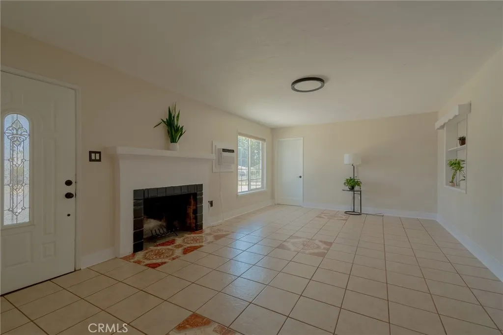 487 Jackson, Colton, California 92324 — photo 5