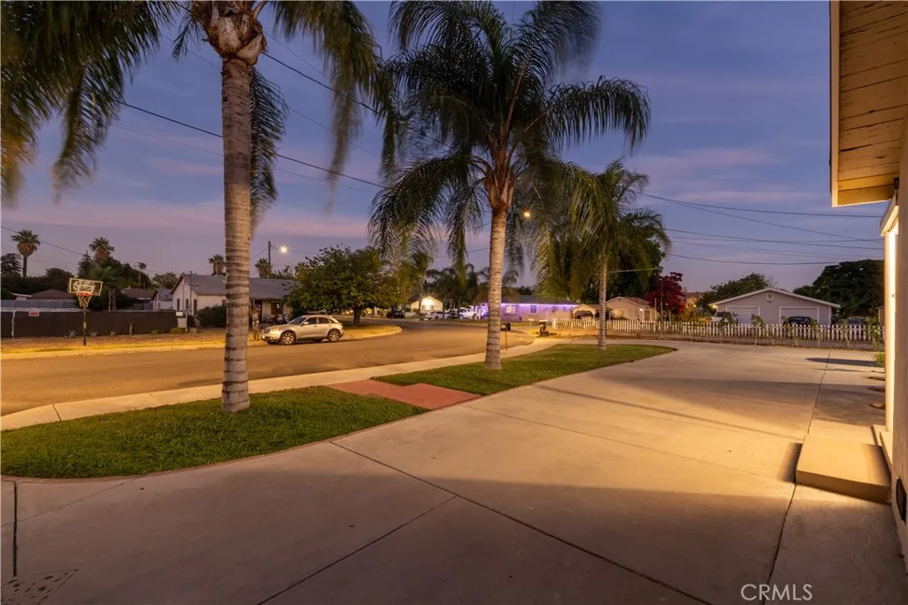 Front yard view