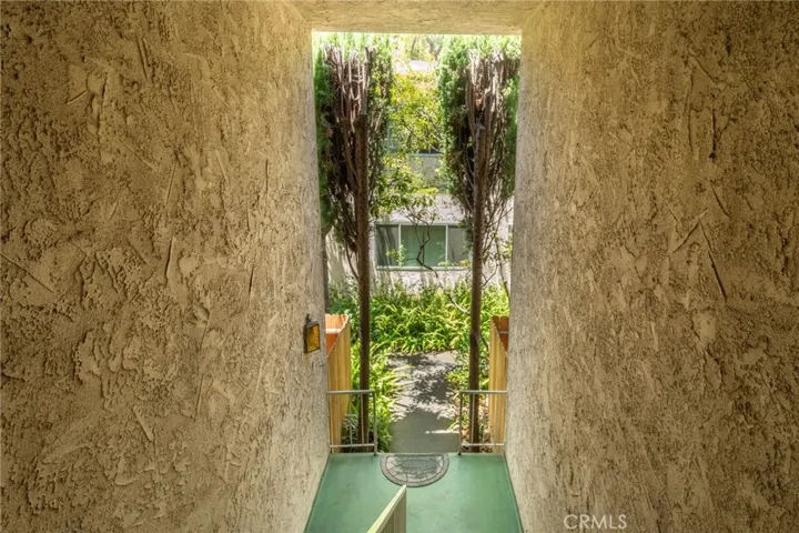 12030 Rochester #207 Avenue 207, Los Angeles, California 90025