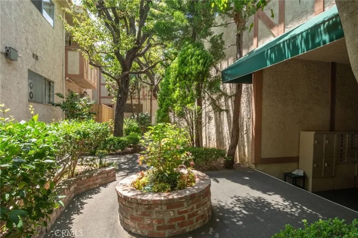 12030 Rochester #207 Avenue 207, Los Angeles, California 90025