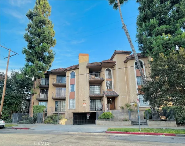 18600 Clark Street 306, Tarzana, California 91356