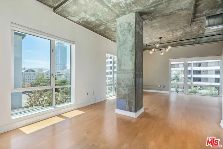 645 W 9th Street 500, Los Angeles, California 90015