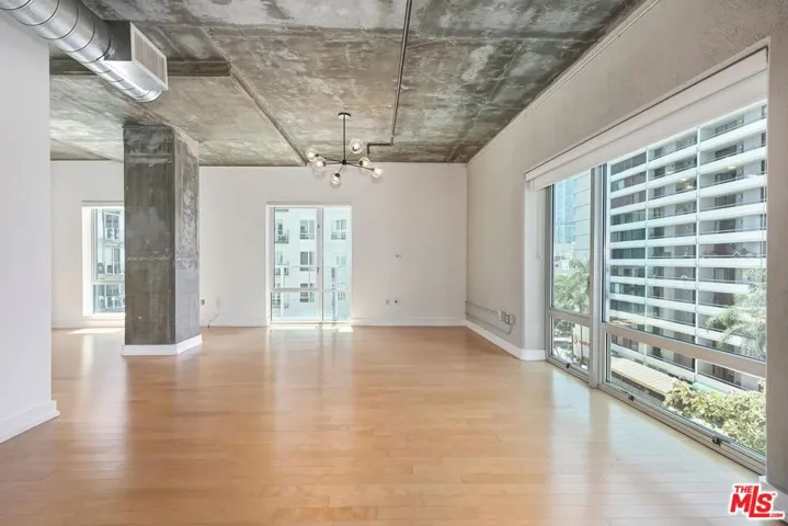 645 W 9th Street 500, Los Angeles, California 90015